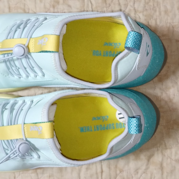 clove Shoes Clove Classic Limited Edition Nurse Shoes Size 1 Womens